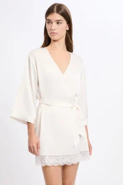 ETAM Pijamas Para Novias|Batas|Bata kimono satinada con detalles de encaje CRUDO