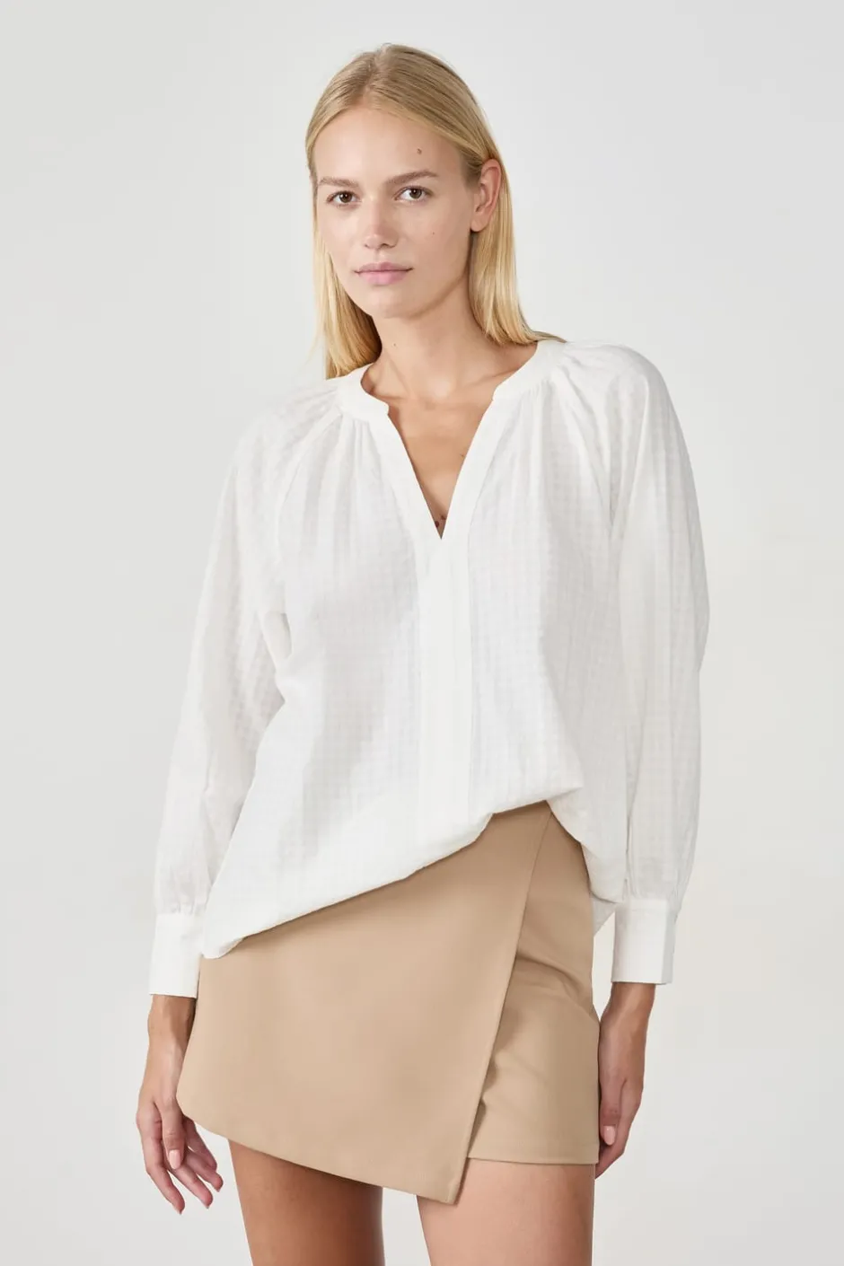 ETAM Camisas Fluidas|Camisas Chic|Blusa de manga larga ECRU