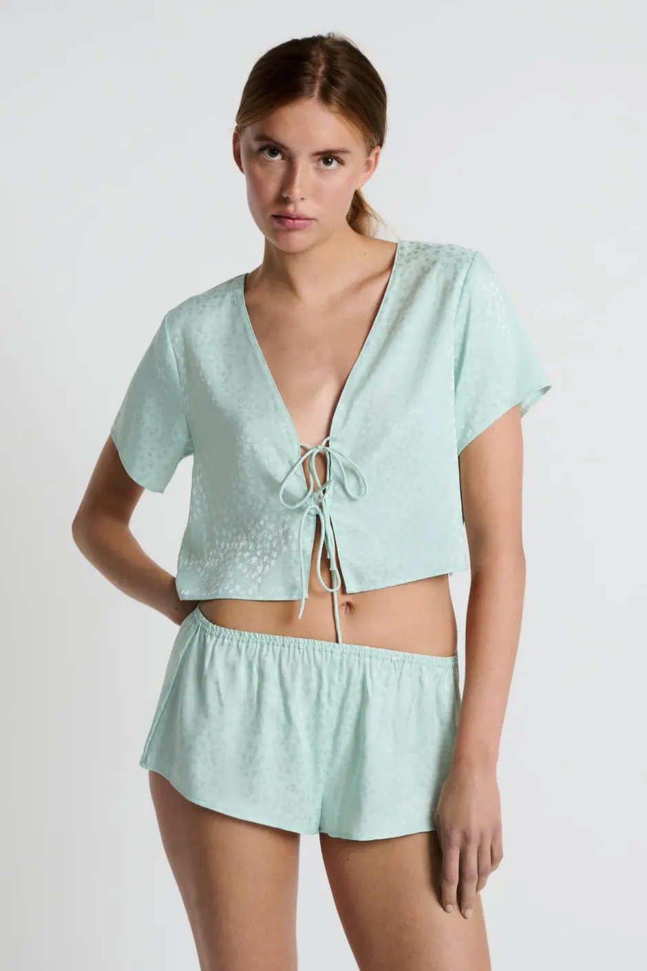 ETAM Partes De Arriba De Pijama|Blusa satinada de manga corta estampada con lazos CELADÓN