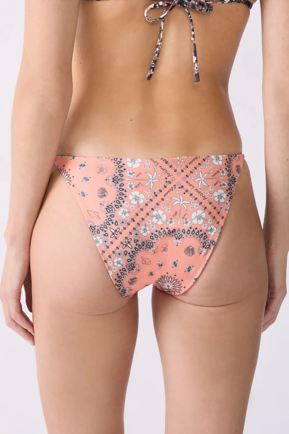 ETAM Anudadas|Bikini|Braguita bikini lazada estampada reversible ESTAMPADO FONDO MARRÓN