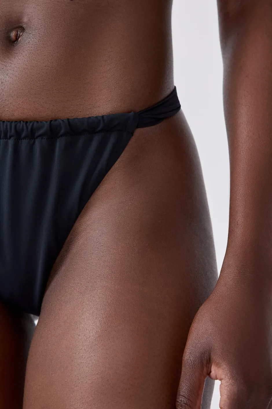 ETAM High Leg|Brasileñas|Braguita de bikini brasileña de pierna alta NEGRO