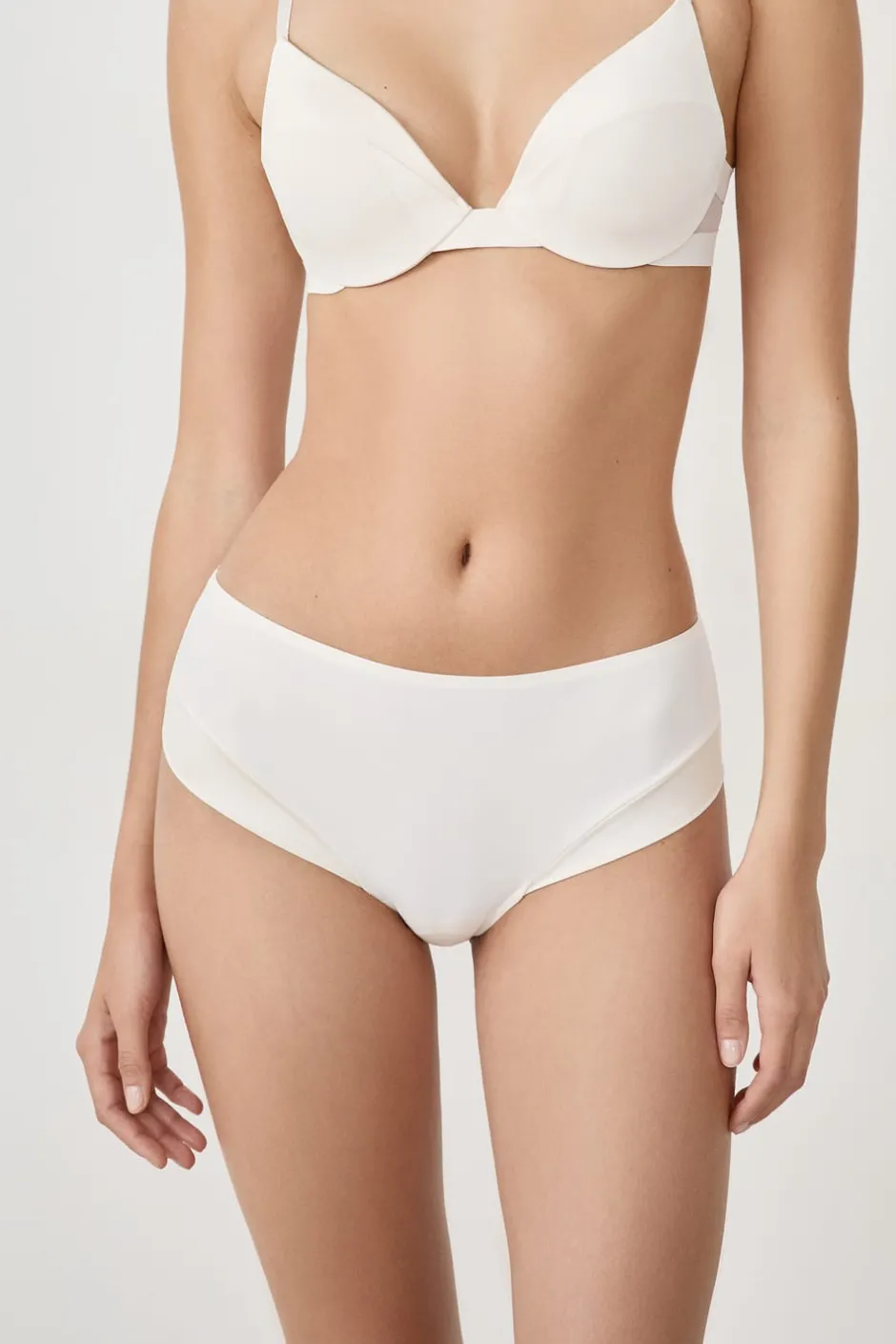 ETAM Braguitas Invisibles|Culotte|Braguita de microfibra satinada BEIGE
