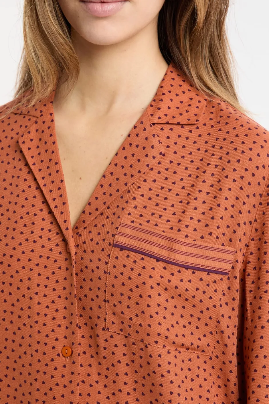 ETAM Los Pijamas Más Responsables|Partes De Arriba De Pijama|Camisa de pijama con estampado de corazones MARRÓN