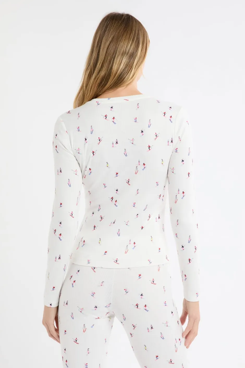 ETAM Los Pijamas Más Responsables|Partes De Arriba De Pijama|Camiseta de pijama con estampado de esquiadores crudo
