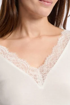 ETAM Colección Térmica|Pijamas Esenciales|Camiseta térmica con cuello en V y cashmere CRUDO