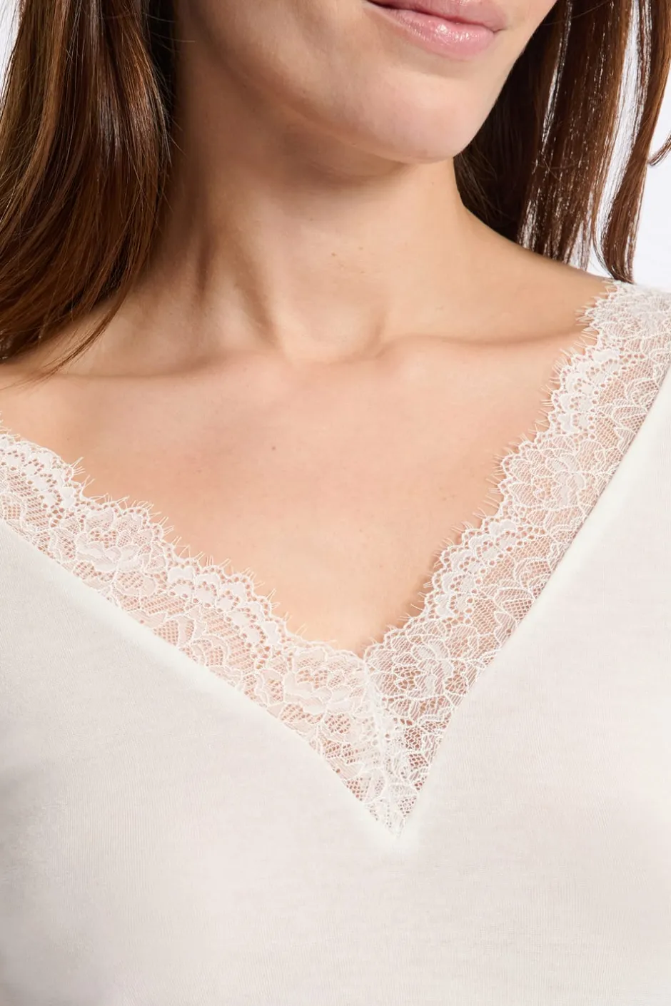 ETAM Colección Térmica|Pijamas Esenciales|Camiseta térmica con cuello en V y cashmere CRUDO