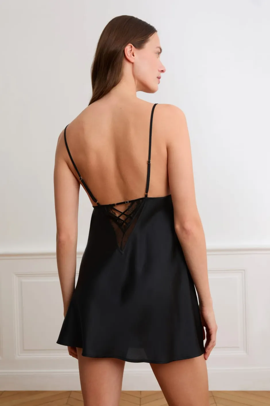 ETAM Los Pijamas Más Responsables|Pijamas Sexy|Camisón de satén con detalles de encaje NEGRO