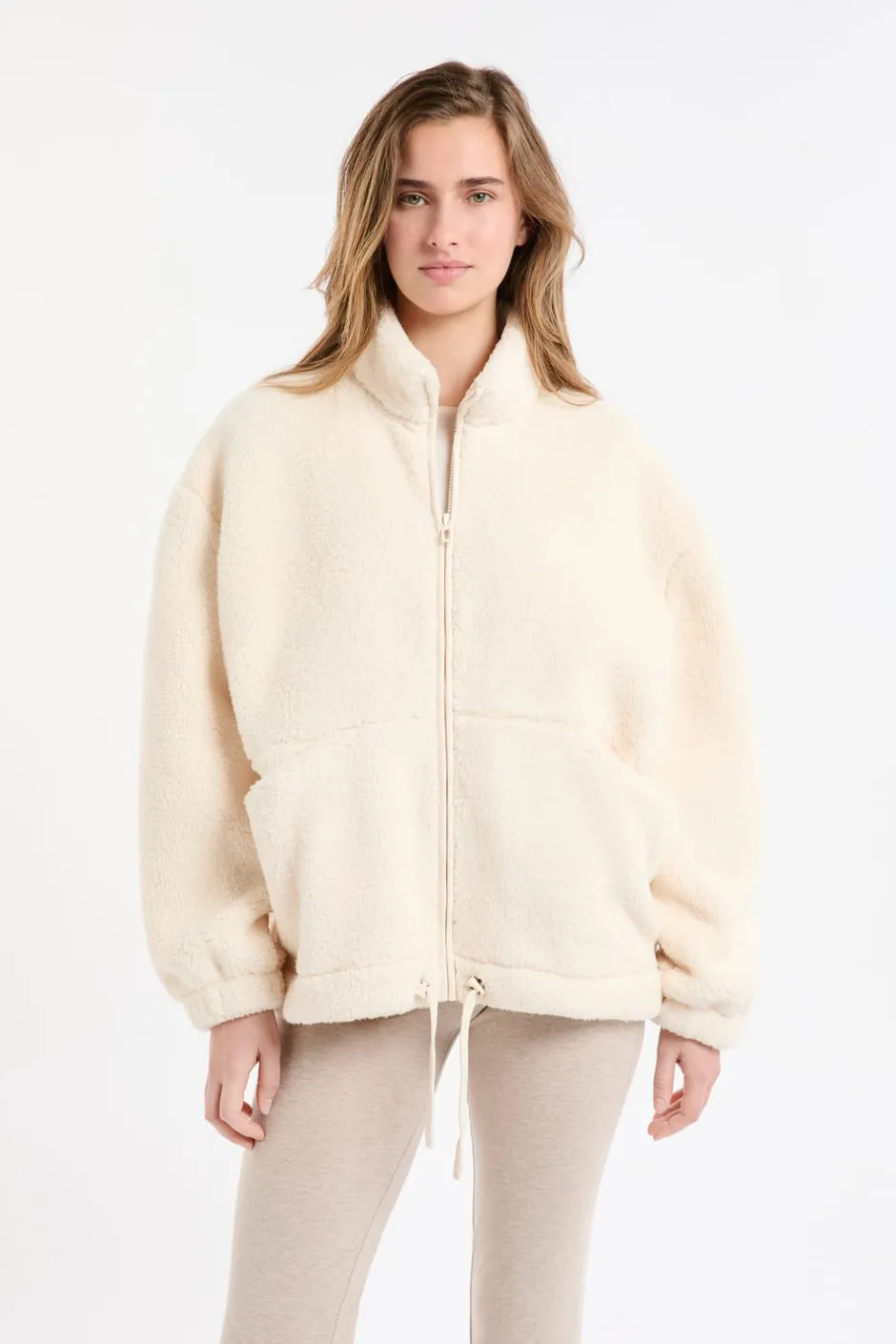ETAM Homewear|Los Pijamas Más Responsables|Chaqueta polar oversize con cuello alto y cordón crudo