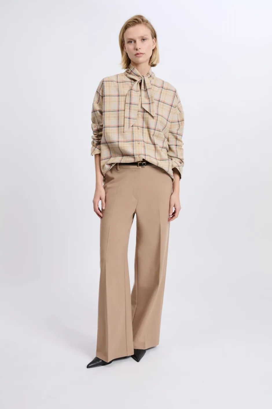 ETAM Camisas Fluidas|Camisas Chic|Chemise avec détail à nouer avec coton BEIGE