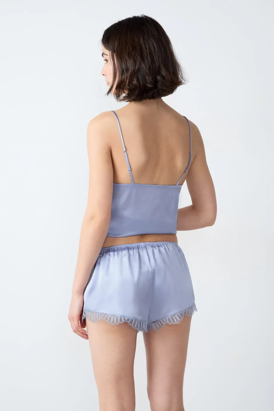 ETAM Pijamas De Seda|Partes De Abajo De Pijama|Pantalón corto de seda con detalle de encaje AZUL CIELO