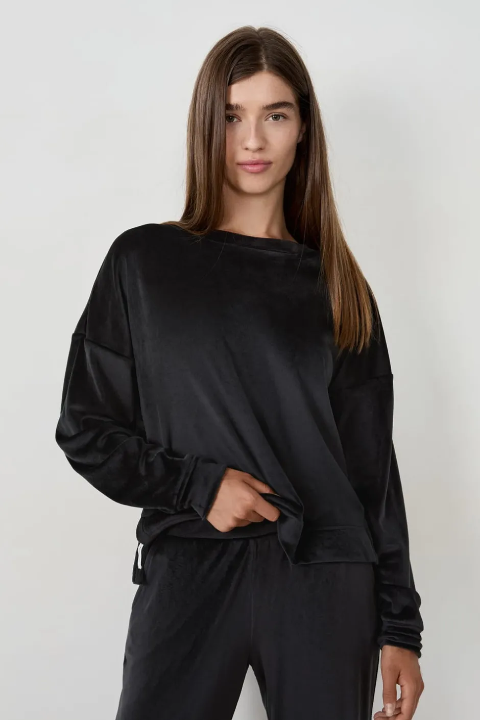 ETAM Homewear|Pijamas Calentitos|Pijama de terciopelo sudadera NEGRO