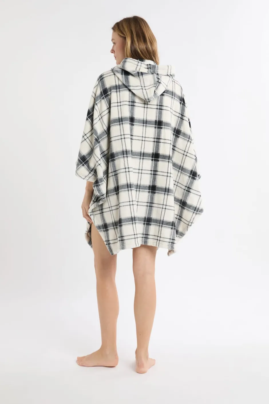 ETAM Homewear|Pijamas Calentitos|Poncho sin mangas de forro polar CRUDO