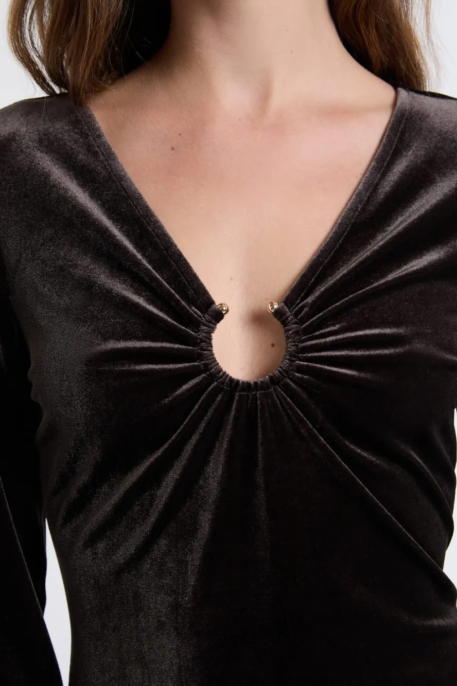 ETAM Vestidos Cortos|Vestidos Lisos|Robe à manches longues en velours avec détail anneaux MARRON