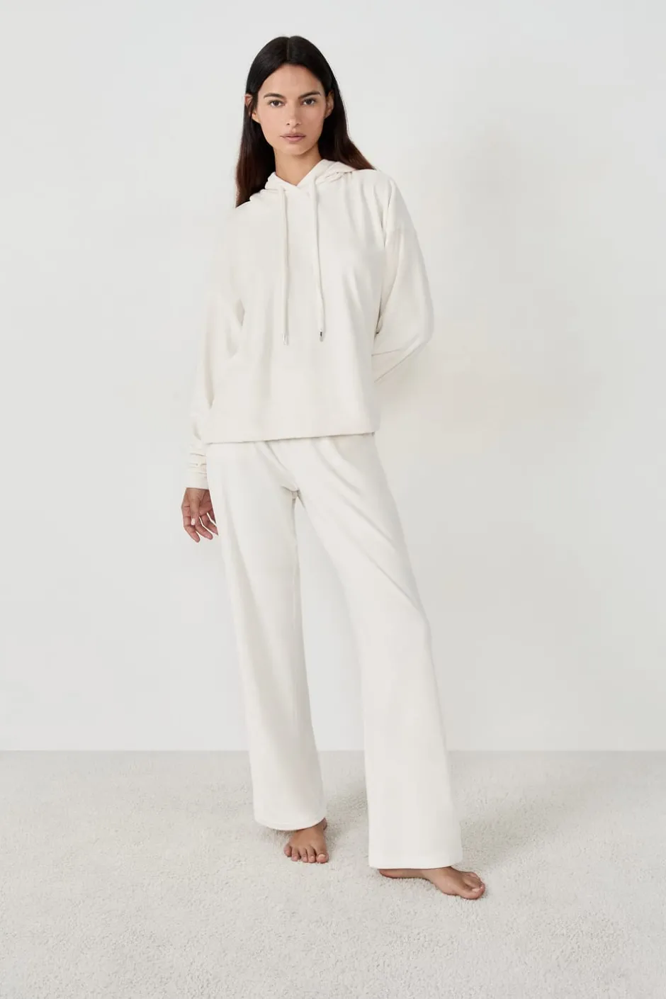 ETAM Homewear|Pijamas Calentitos|Sudadera con capucha efecto terciopelo ECRU