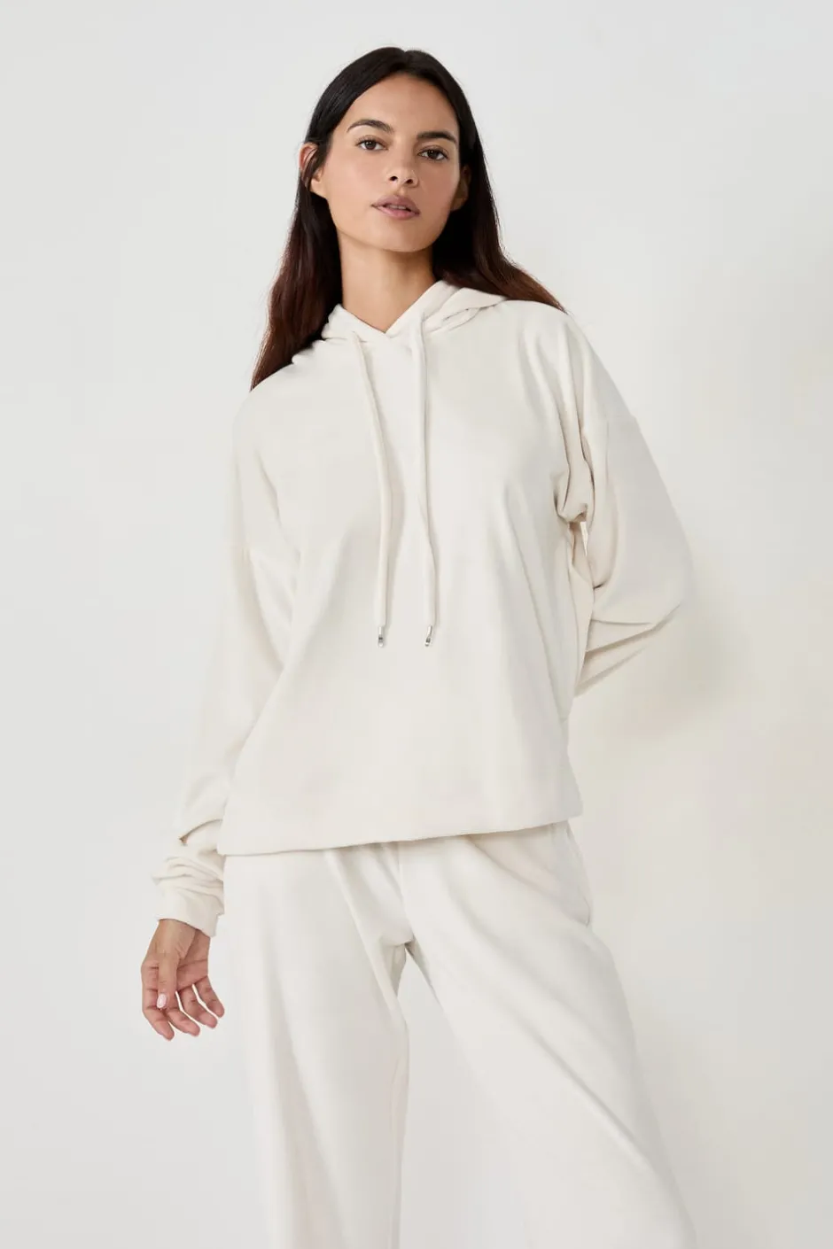 ETAM Homewear|Pijamas Calentitos|Sudadera con capucha efecto terciopelo ECRU