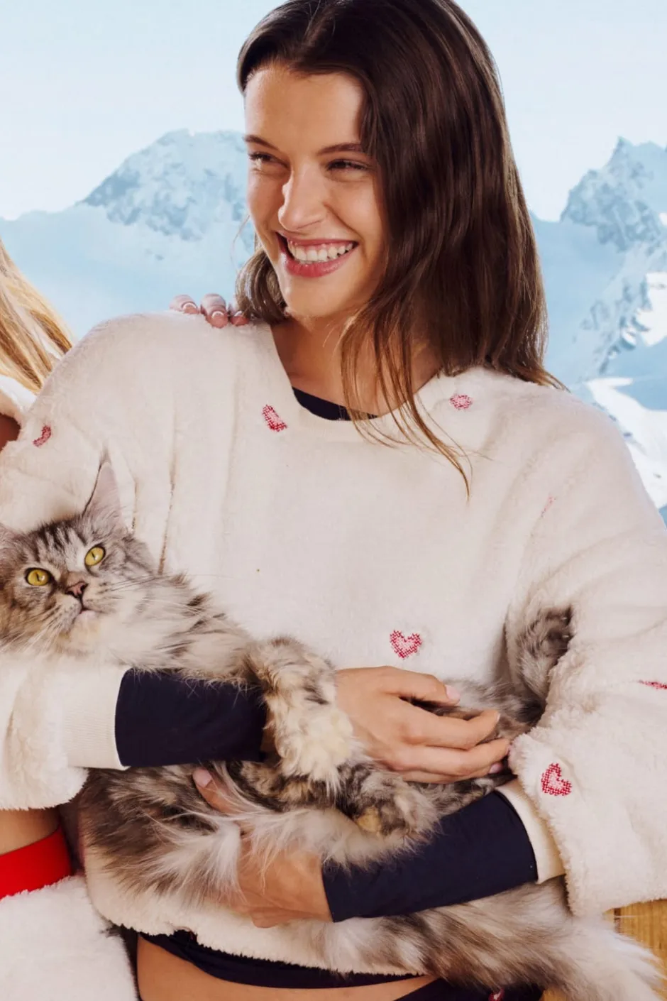 ETAM Los Pijamas Más Responsables|Pijamas Calentitos|Sudadera con estampado de corazones efecto polar CRUDO