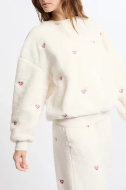 ETAM Los Pijamas Más Responsables|Pijamas Calentitos|Sudadera con estampado de corazones efecto polar CRUDO