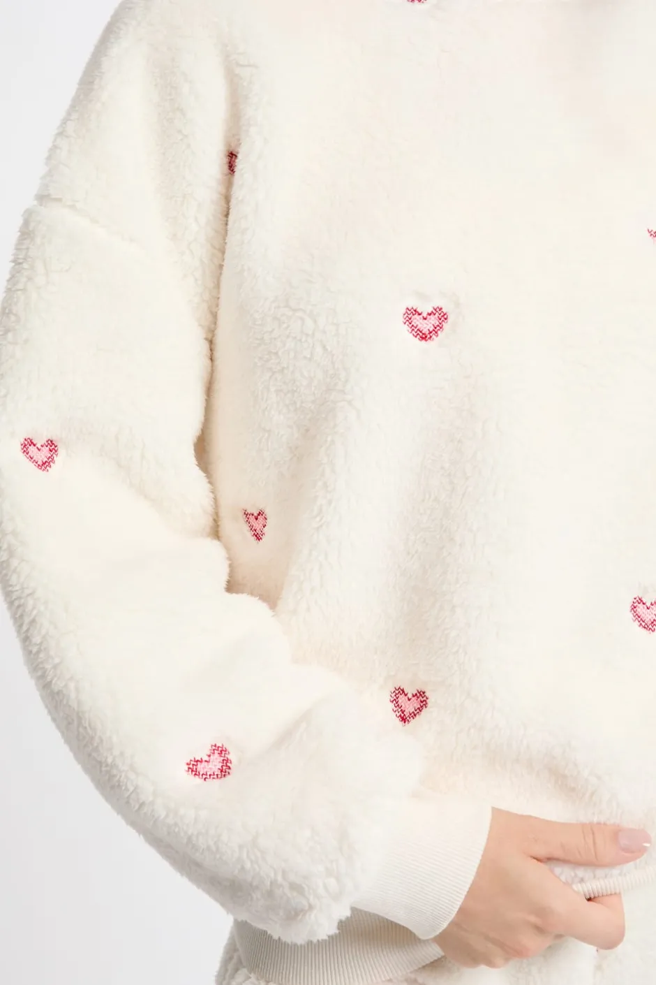 ETAM Los Pijamas Más Responsables|Pijamas Calentitos|Sudadera con estampado de corazones efecto polar CRUDO