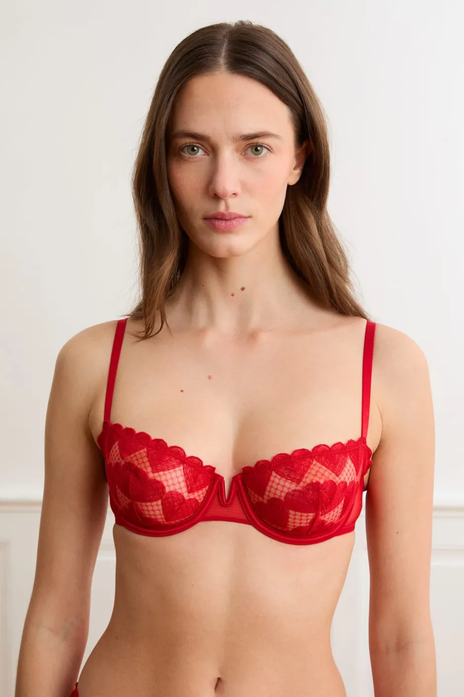 ETAM Sujetadores Talla Grande: Copas D-G|Sujetadores Sexy|Sujetador N.9 - Balconnet con bordado de corazones ROJO