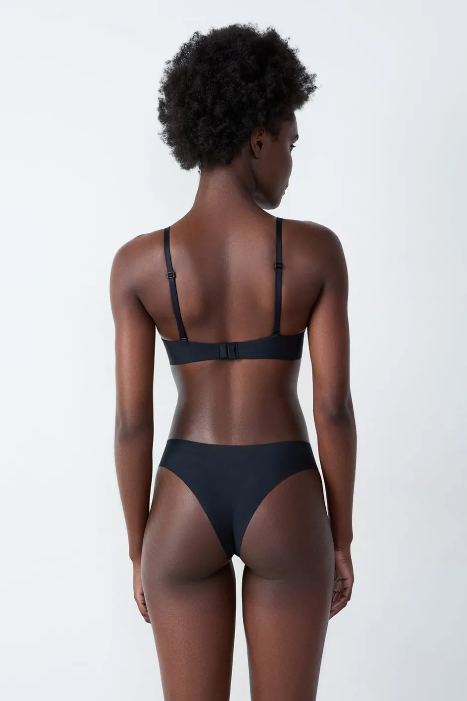 ETAM Braguitas Invisibles|Tanga Brasileño|Tanga alto de microfibra NEGRO