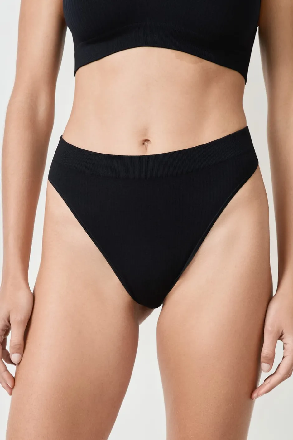 ETAM Tanga|Tanga de canalé NEGRO