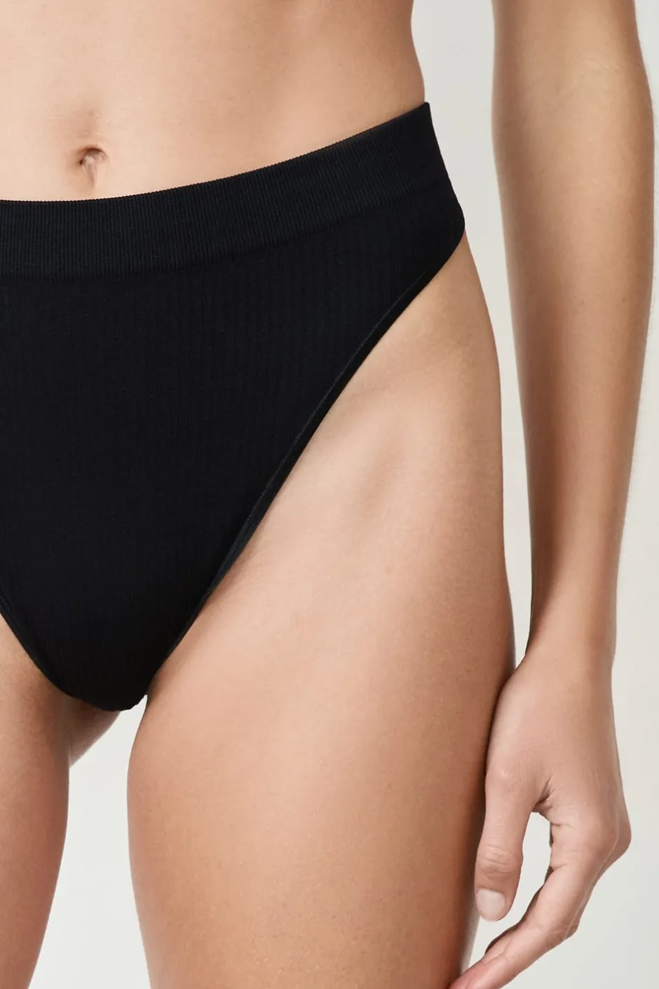 ETAM Tanga|Tanga de canalé NEGRO