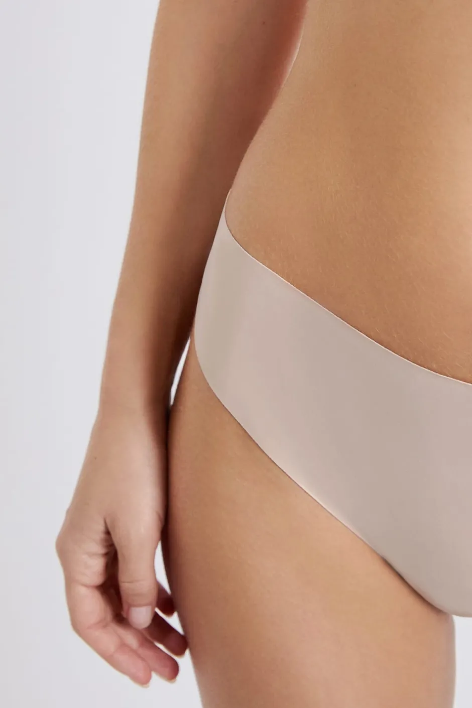 ETAM Braguitas Invisibles|Tanga|Tanga de microfibra BLANCO ROTO