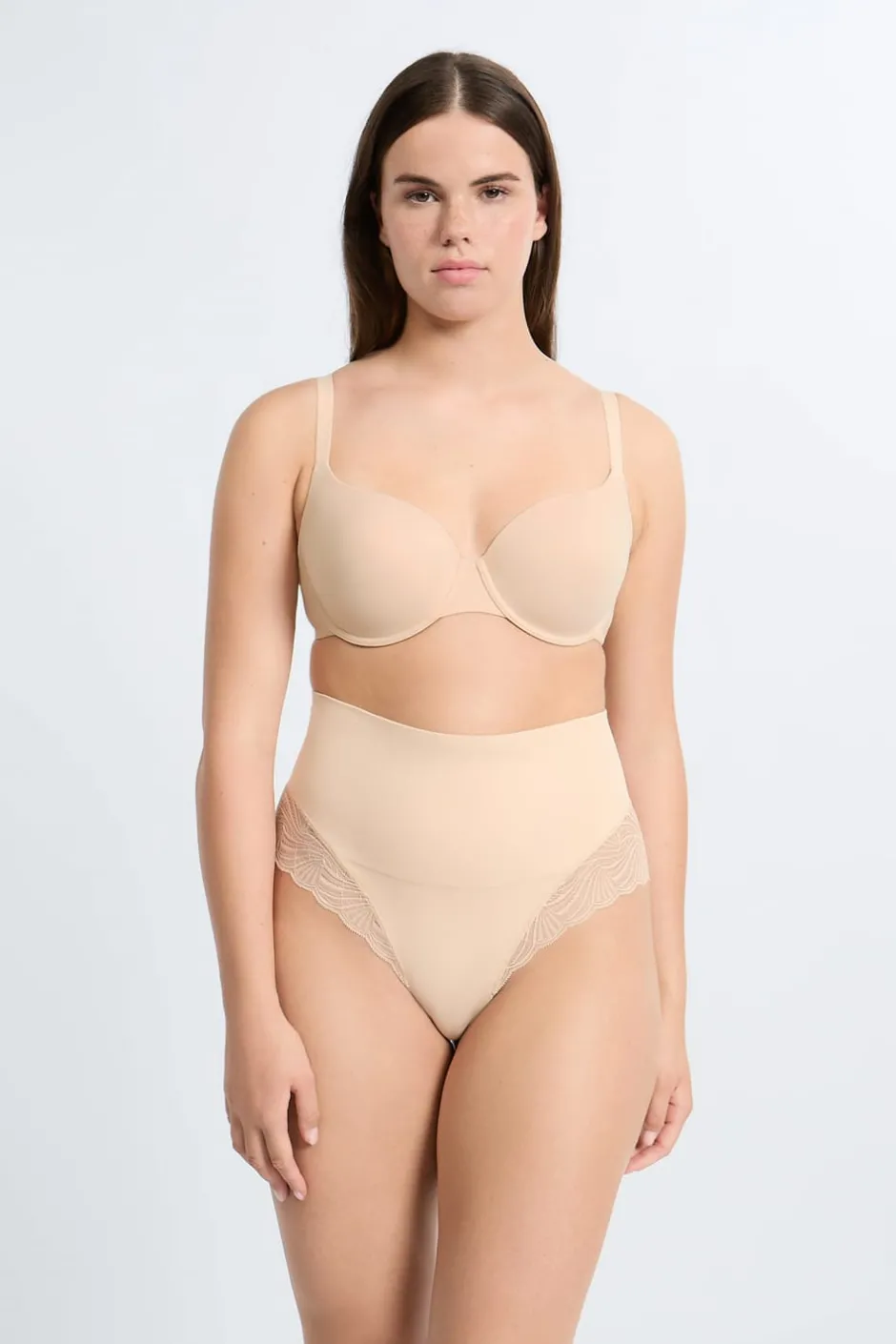 ETAM Braguitas Moldeadoras|Talle Alto|Tanga de talle alto moldeador con detalles de encaje - Sujeción media C.BEIGE