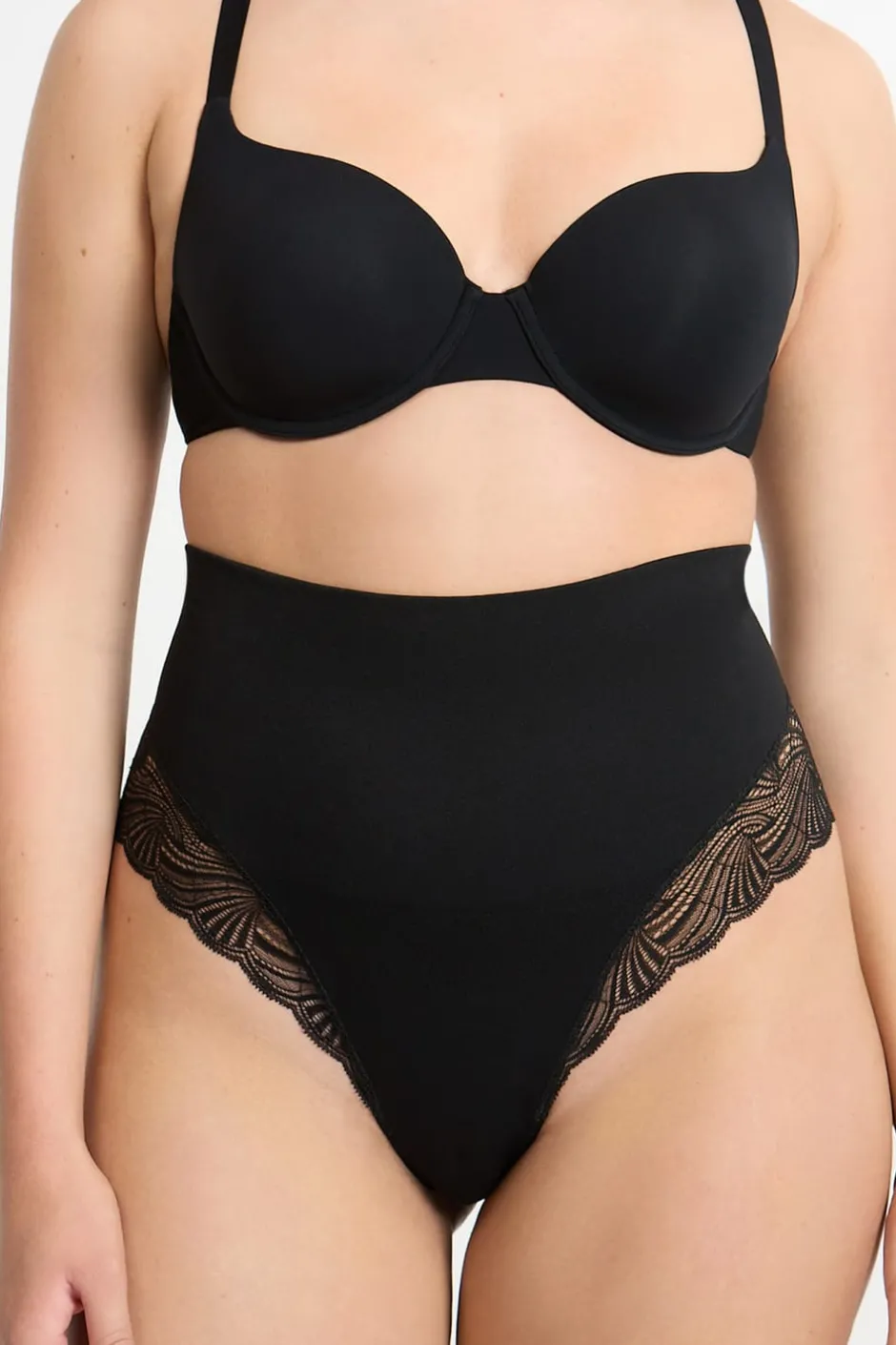 ETAM Braguitas Moldeadoras|Talle Alto|Tanga de talle alto moldeador con detalles de encaje - Sujeción media NEGRO