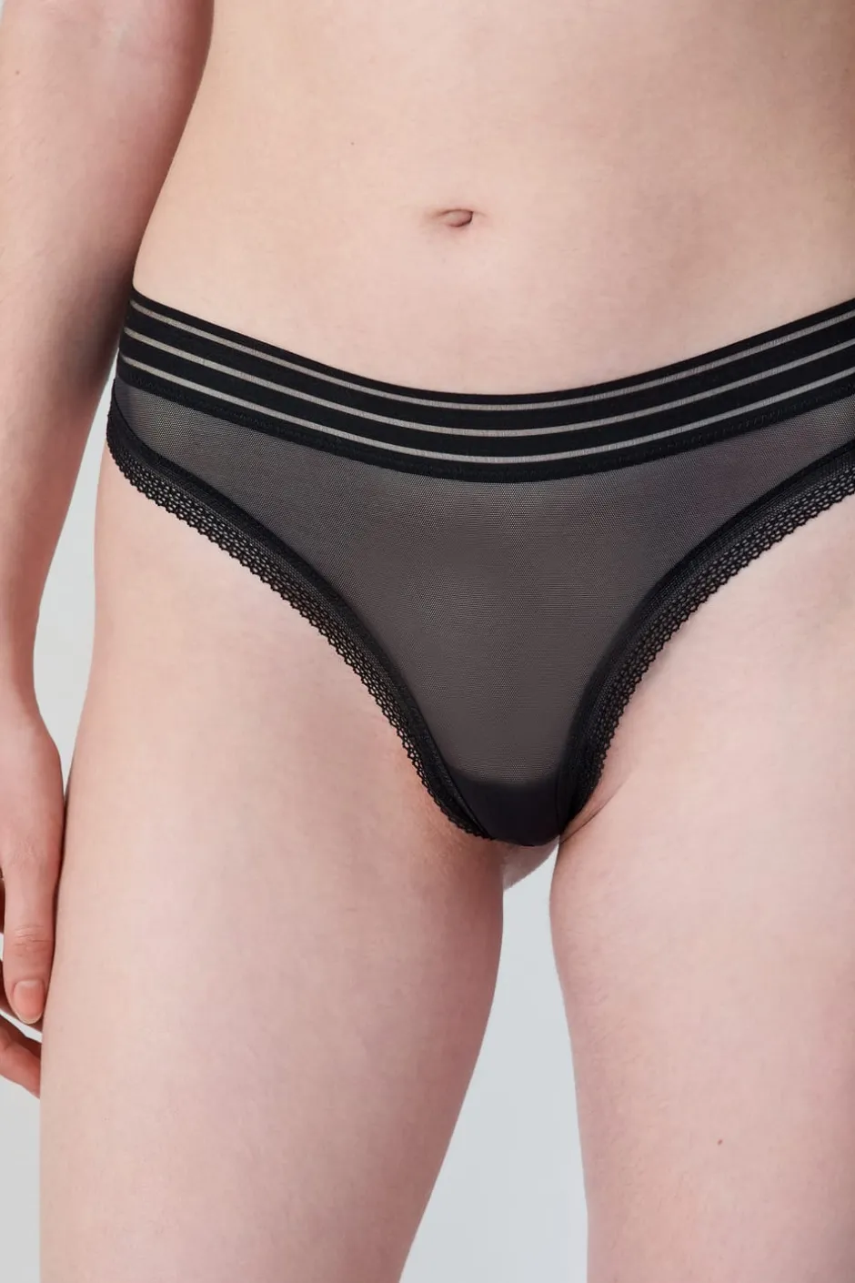 ETAM Tanga Brasileño|Tanga de tul NEGRO