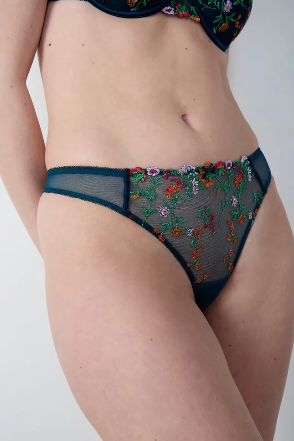 ETAM Tanga|Tanga de tul bordado AZUL PETRÓLEO