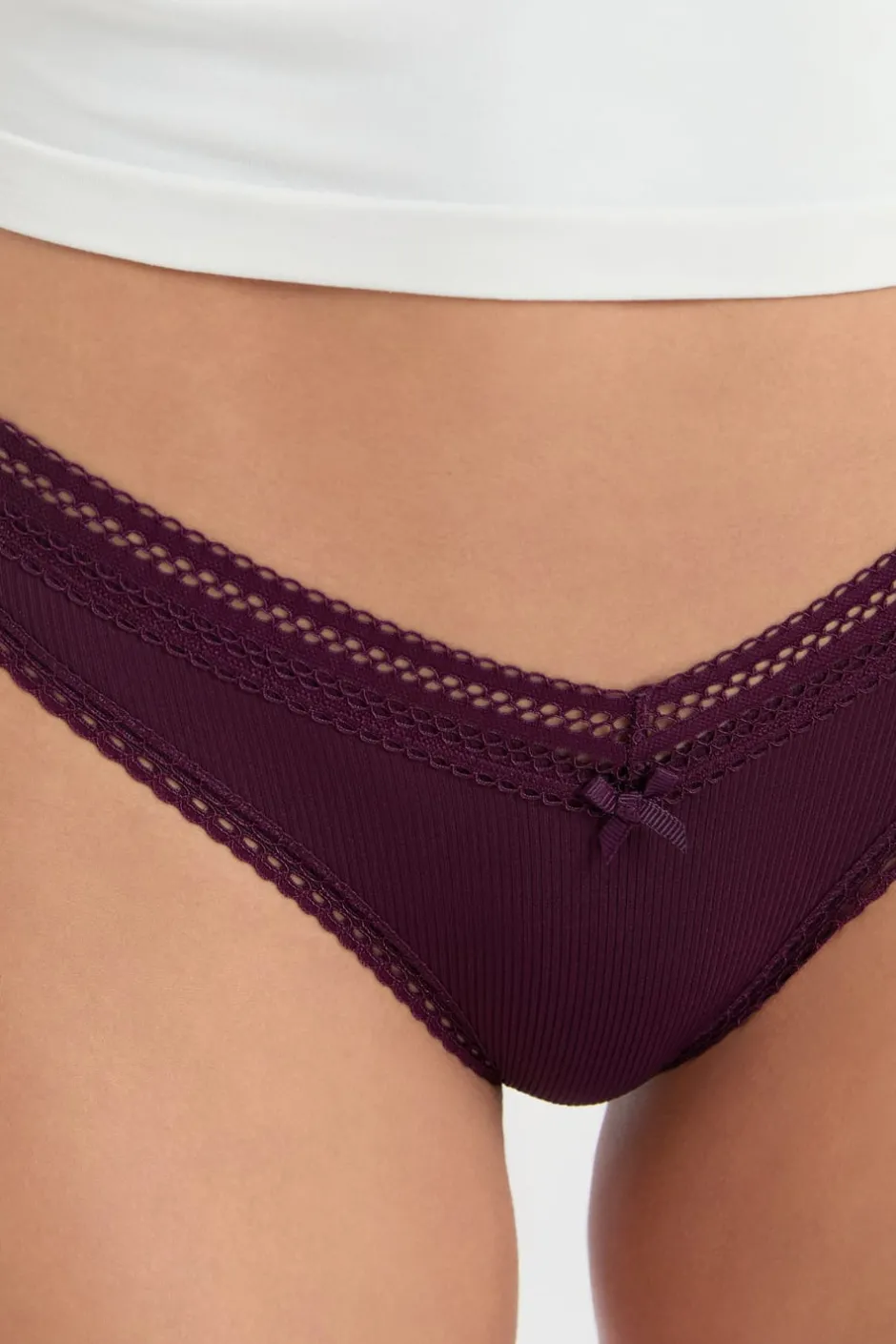 ETAM Tanga Brasileño|Braguitas Party|Tanga en forma de V de microfibra con detalles de encaje ROSA CARAMELO