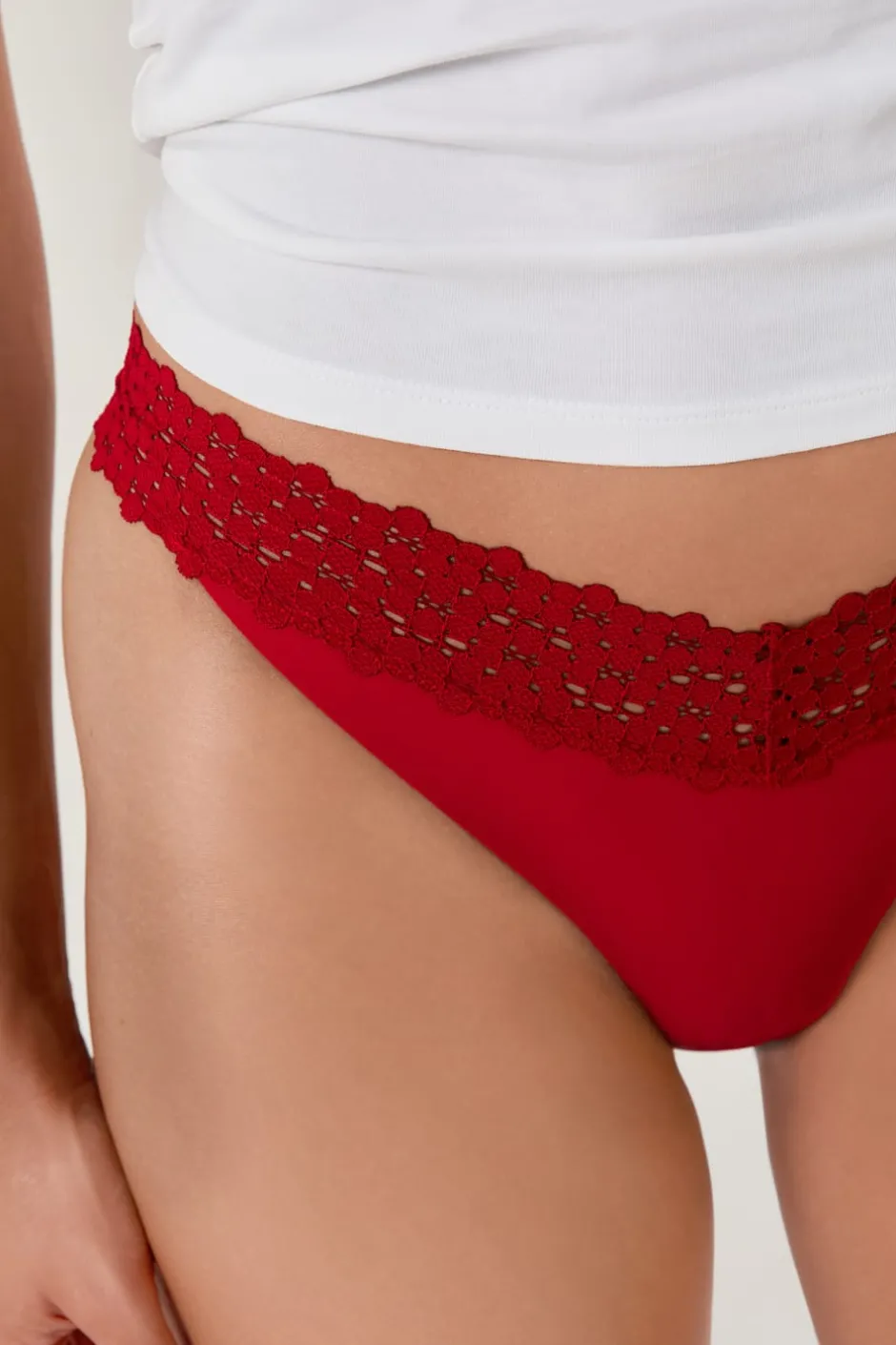 ETAM Tanga Brasileño|Braguitas Party|Tanga en V de microfibra y encaje ROJO