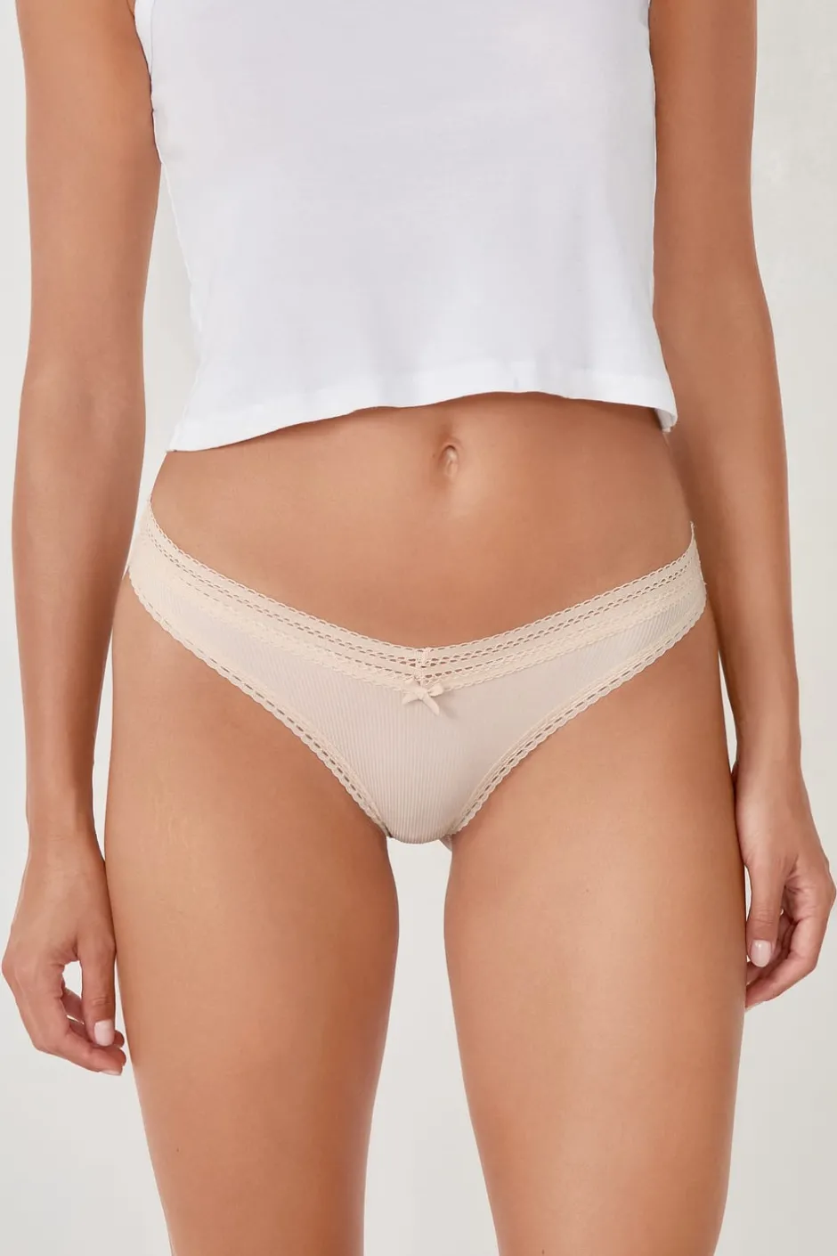 ETAM Tanga Brasileño|Braguitas Party|Tanga en V de microfibra y encaje LINO