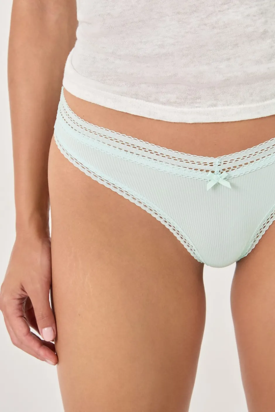ETAM Tanga Brasileño|Tanga v shape de microfibra ESMERALDA