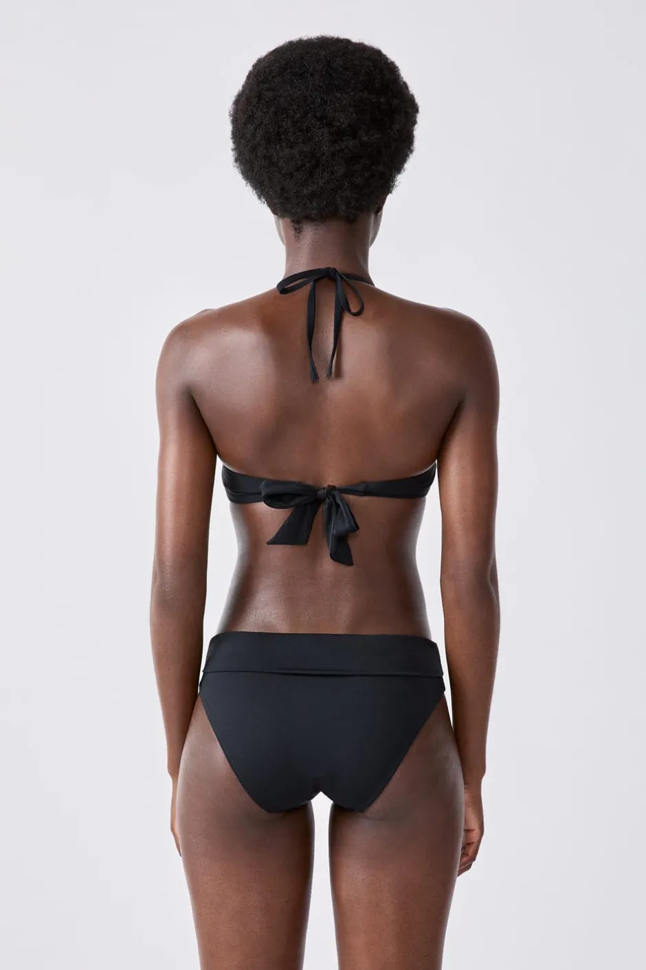 ETAM Push Up|Top bikini push-up La modelo mide 1m79 y lleva la talla S