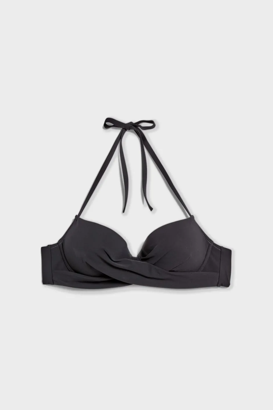 ETAM Push Up|Top bikini push-up La modelo mide 1m79 y lleva la talla S