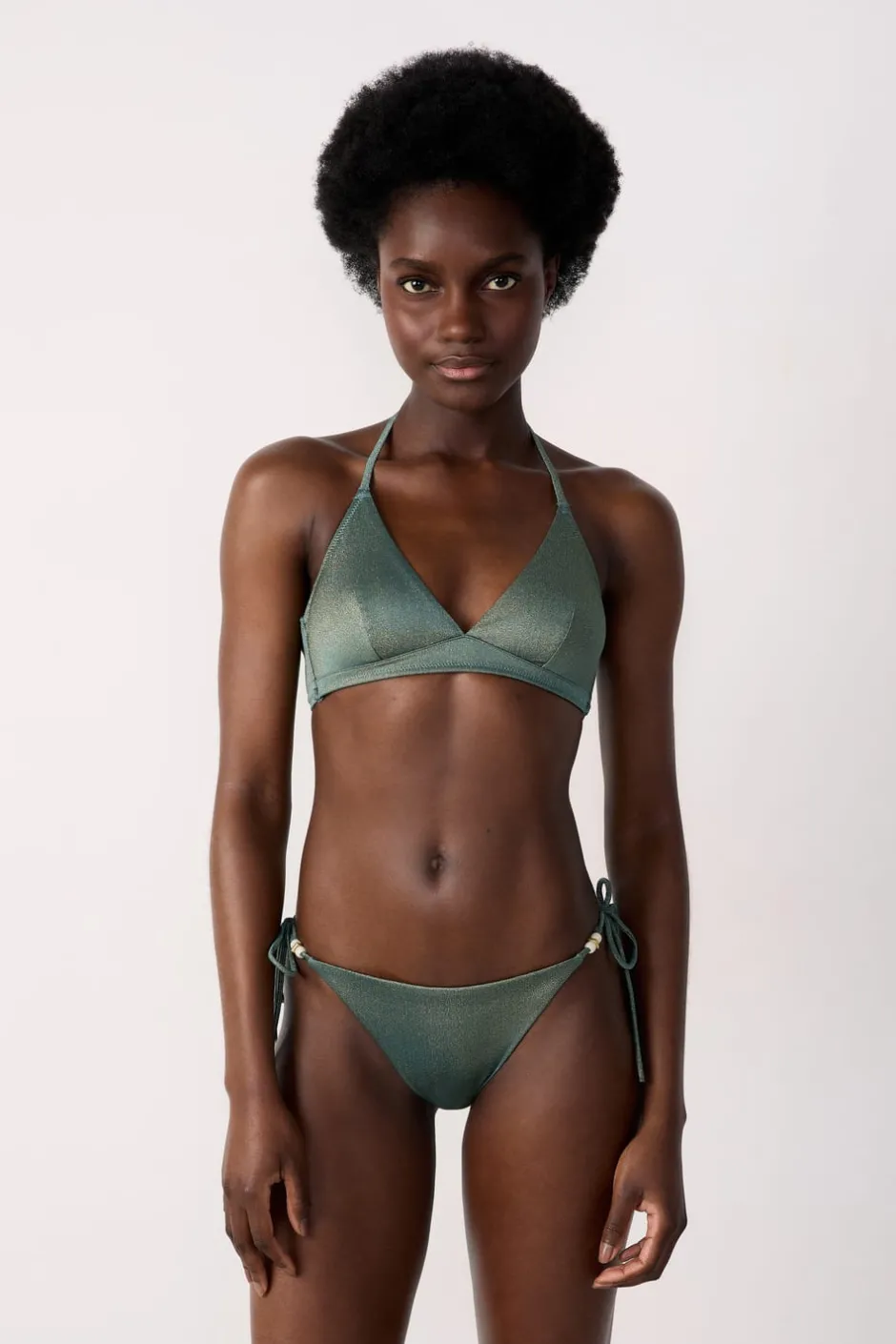 ETAM Triángulos|Top bikini triangular brillante VERDE