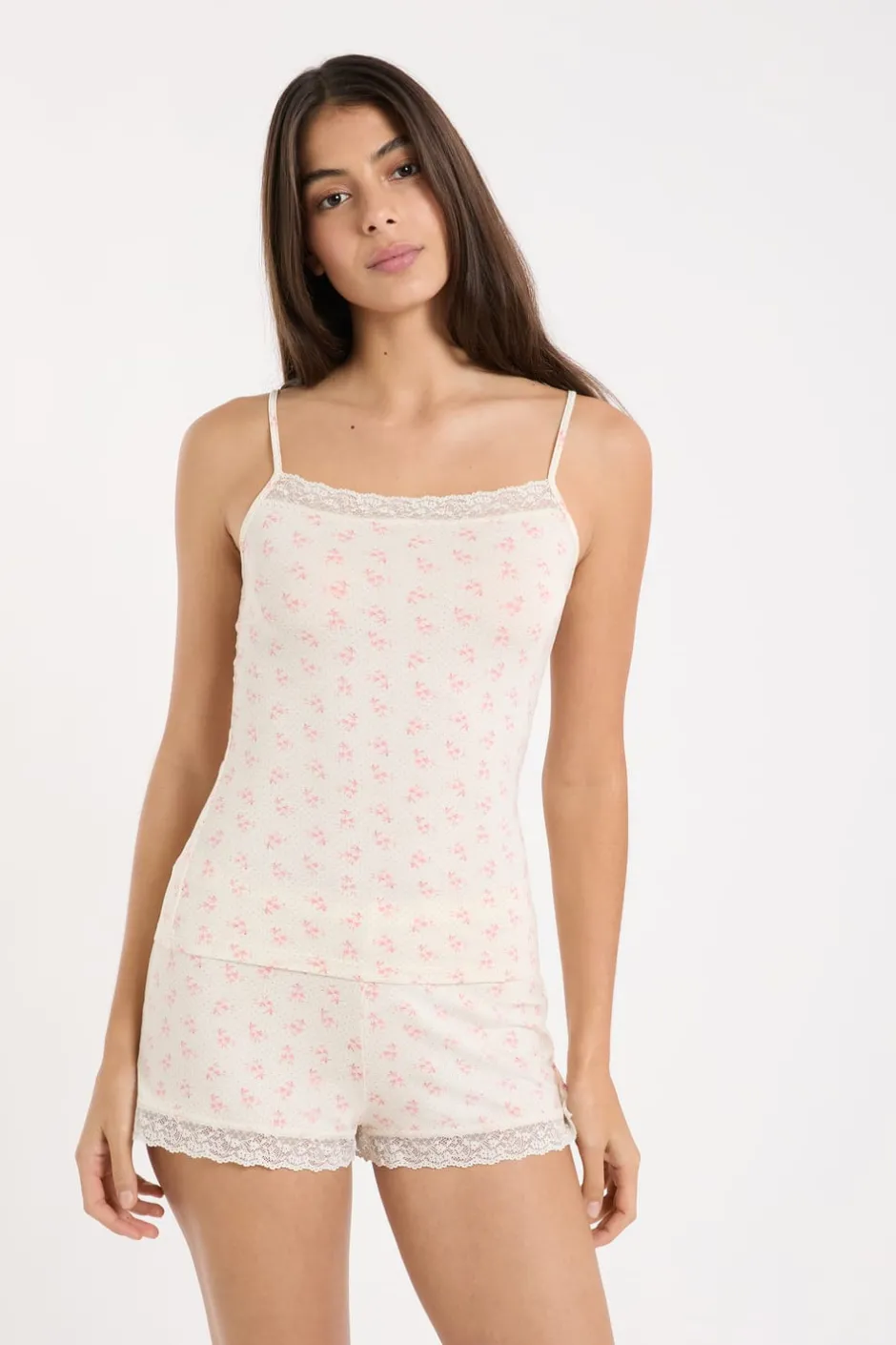 ETAM Los Pijamas Más Responsables|Pijamas Esenciales|Top con detalles de encaje ROSA