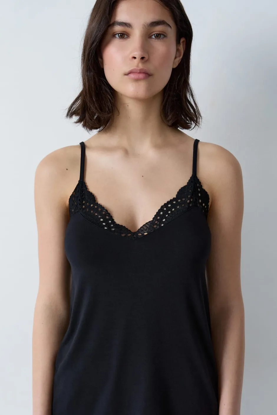 ETAM Partes De Arriba De Pijama|Los Pijamas Más Responsables|Top de modal con escote de encaje NEGRO
